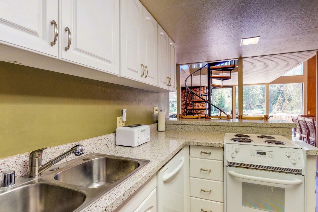 Waterfront Apres' Ski Cabin Villa South Lake Tahoe Exterior photo